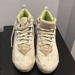 High-Top Lacrosse Cleats Sneakers with Neon Accents